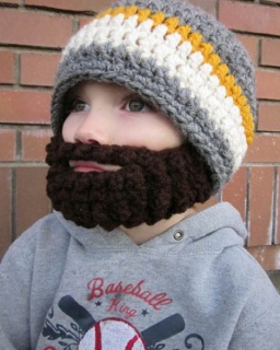 Dziecięca czapka z brodą