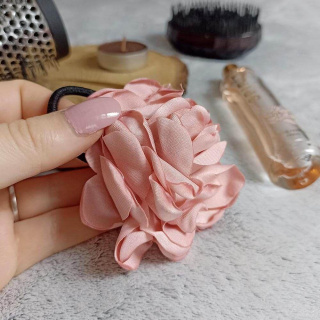 Gumka do włosów z różą - różowa