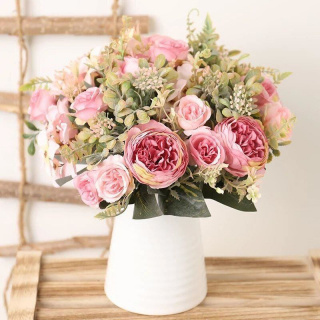 Dekoracyjny kwiatowy bukiet - różowy